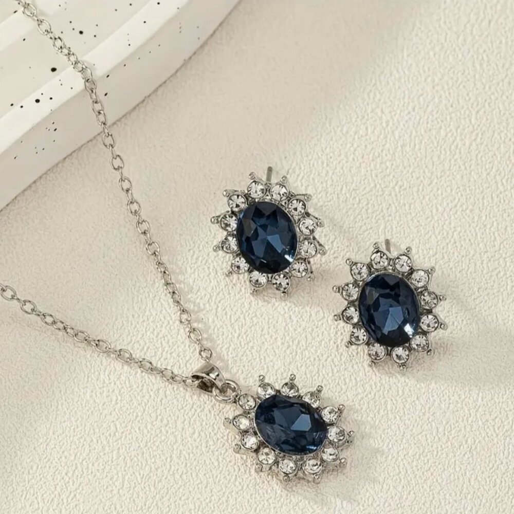 NEW Sapphire Blue Crystal and Cubic Zirconia Silver Plated Necklace Earrings Set
